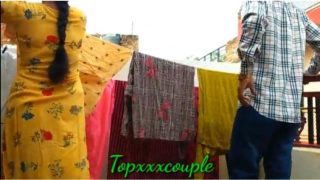 هندي ينيك جارته بالسطح – مقطع سكس اثناء تجفيف الملابس نيك زباوي